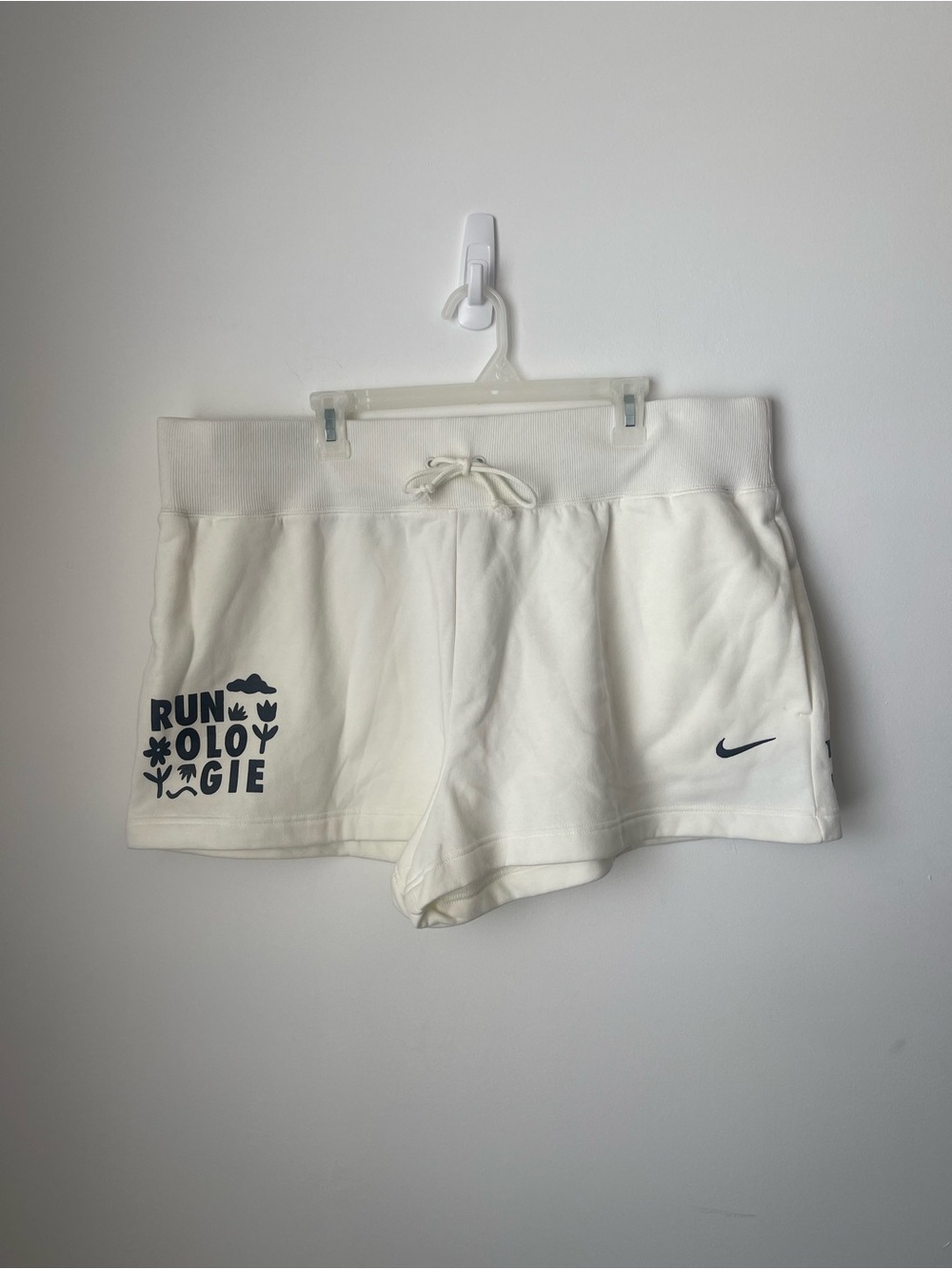 NWT Nike Women’s White Runner Logo Shorts size 2XL